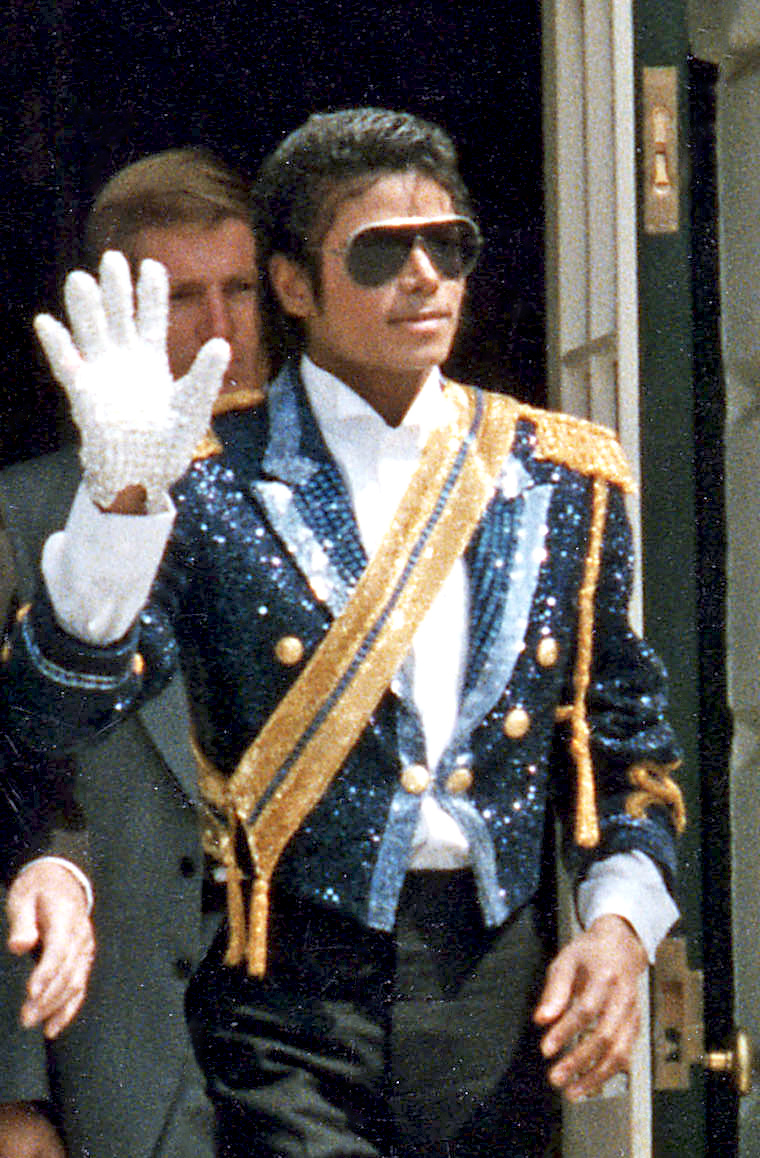 Michael Jackson in a sequined jacket and single glove at the White House, 1984